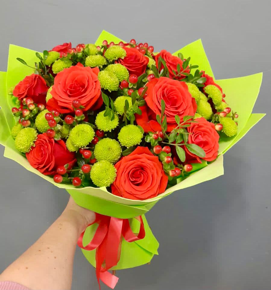 Букет цветов из: Хризантемы и Розы в Раздолинск