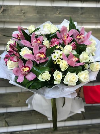 Букет цветов из: Розы и Хризантемы в Раздолинск