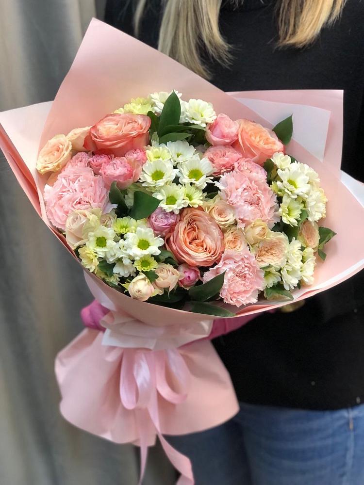 Букет цветов из: Гвоздики, Розы и Хризантемы в Раздолинск