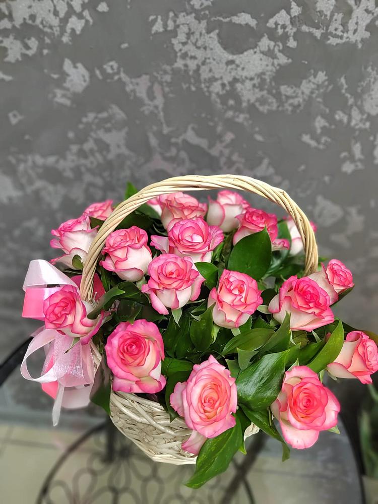 Цветочная композиция из Розы в корзине в Раздолинск