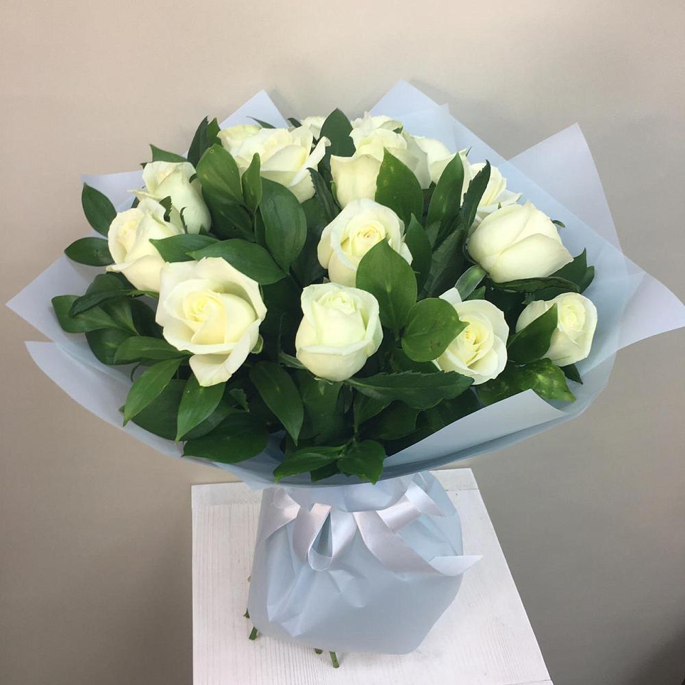 Букет 15 Белых роз Проуд в Раздолинск
