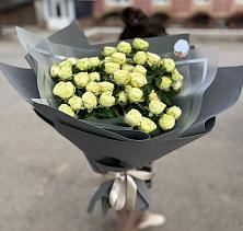 Букет Белые кустовые розы Солинеро в Раздолинск
