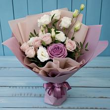 Букет цветов из:  Розы и Лизиантусы в Раздолинск