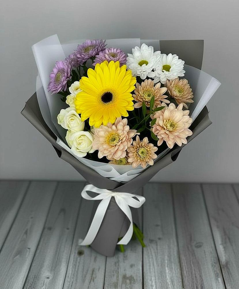 Букет цветов из: Розы, Герберы и Хризантемы в Раздолинск