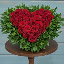 Цветочная композиция из Розы в виде сердца в Раздолинск