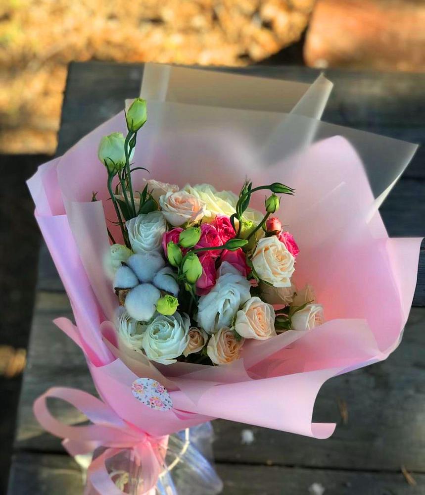 Букет цветов из: Розы и Лизиантусы в Раздолинск