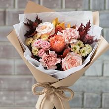 Букет цветов из:  Гвоздики, Хризантемы и Розы в Раздолинск