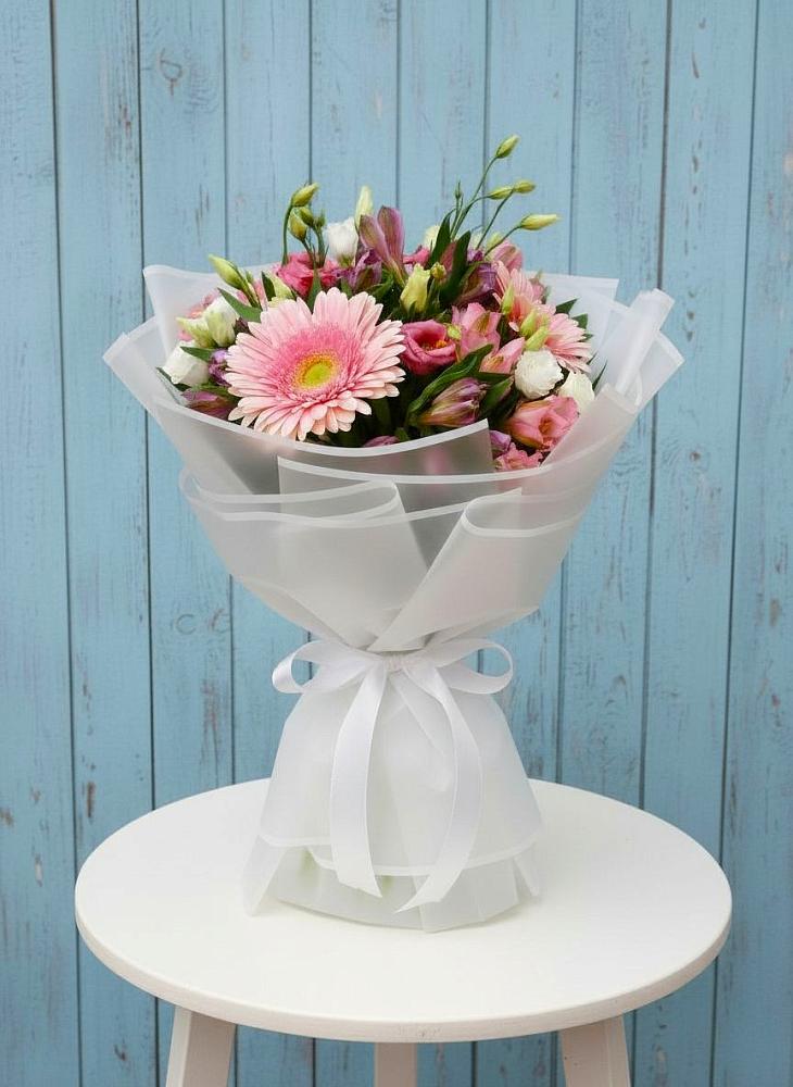 Букет цветов из: Герберы, Альстромерии и Лизиантусы в Раздолинск