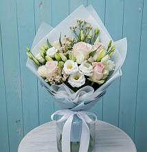 Букет цветов из:  Розы и Лизиантусы в Раздолинск