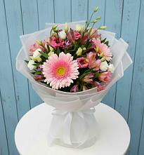 Букет цветов из:  Герберы, Альстромерии и Лизиантусы в Раздолинск