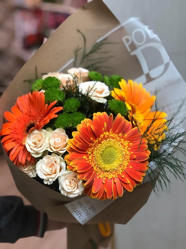 Букет цветов из: Герберы, Хризантемы и Розы в Раздолинск