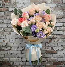 Букет цветов из:  Розы, Лизиантусы и Гвоздики #REPLACE_PRED# Раздолинск