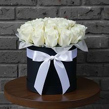 Цветочная композиция из Розы в шляпной коробке в Раздолинск